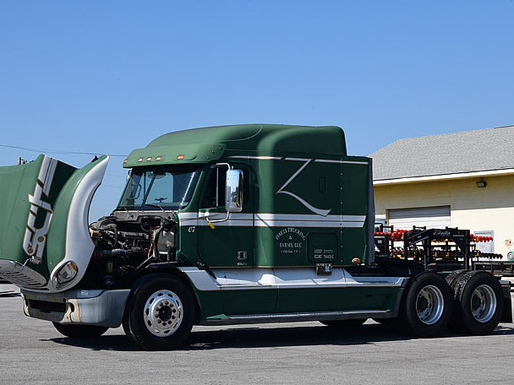2008-freightliner-columbia-image-9