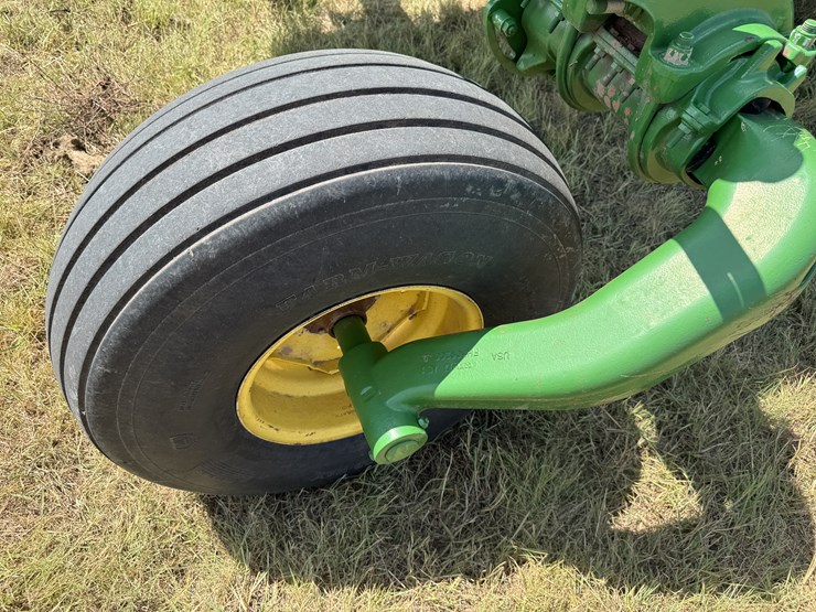 2015-john-deere-w235-image-53