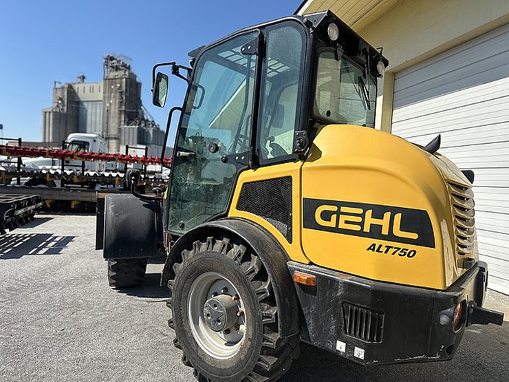 2021-gehl-750-alt-loader-image-13