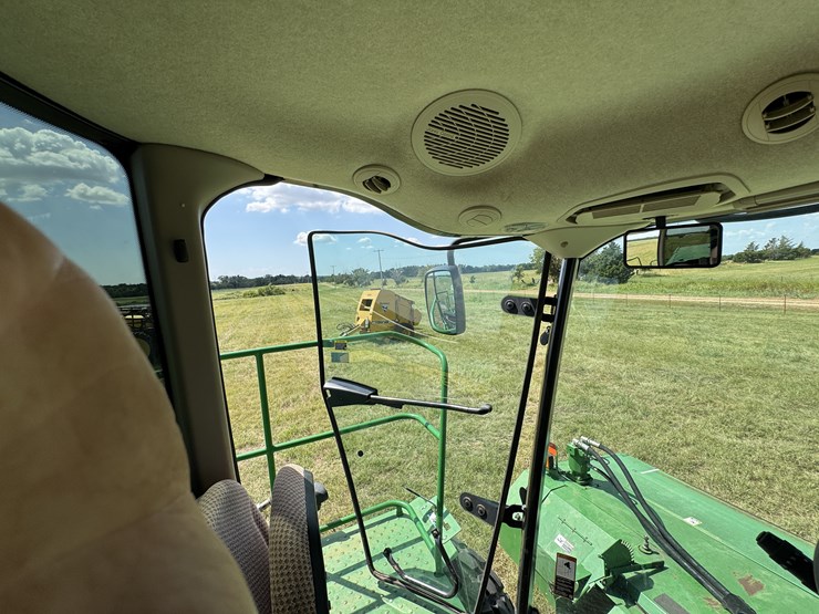 2015-john-deere-w235-image-77