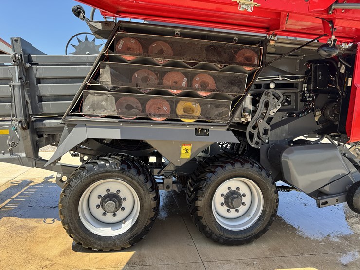 2021-massey-ferguson-2270-image-15