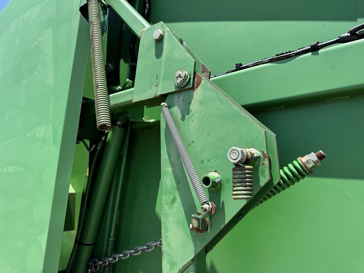 1997-john-deere-566-round-baler-image-11
