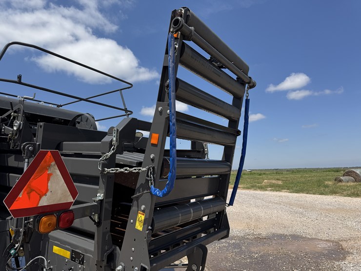 2021-massey-ferguson-2270-image-51