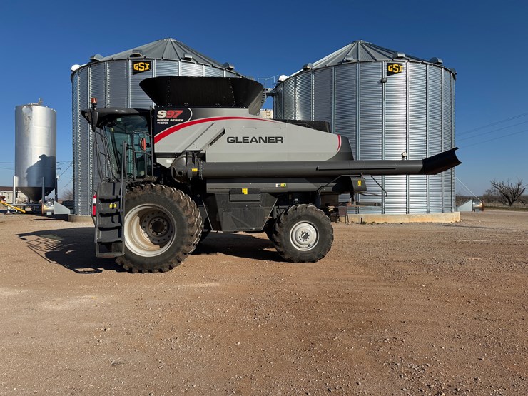2022-gleaner-s97-image-1