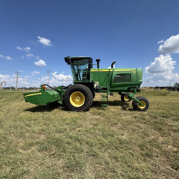 2015 John Deere W235