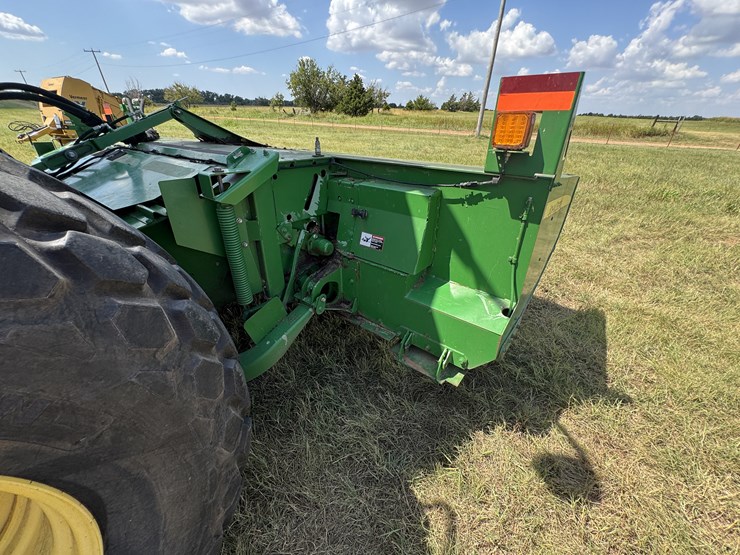 2015-john-deere-w235-image-37
