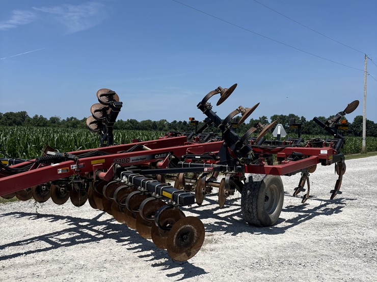 2006-case-ih-730-image-1