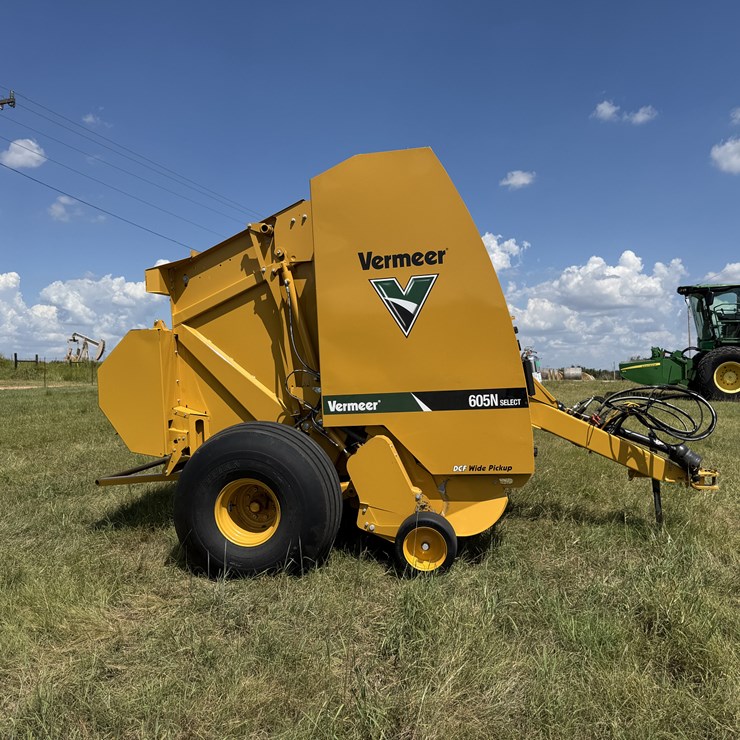 2021 Vermeer 605N