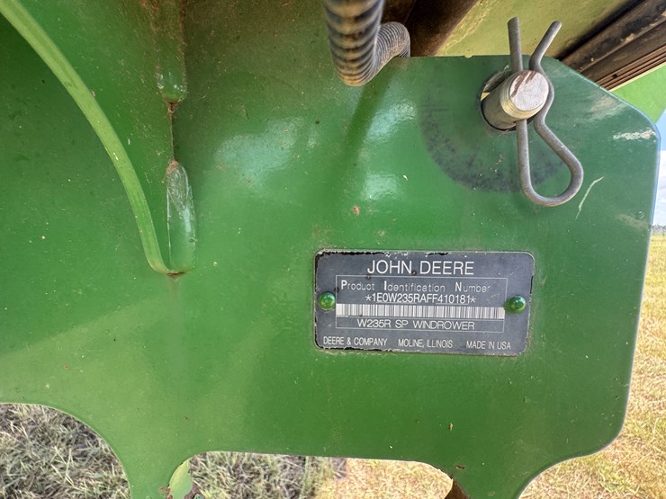 2015-john-deere-w235-image-10
