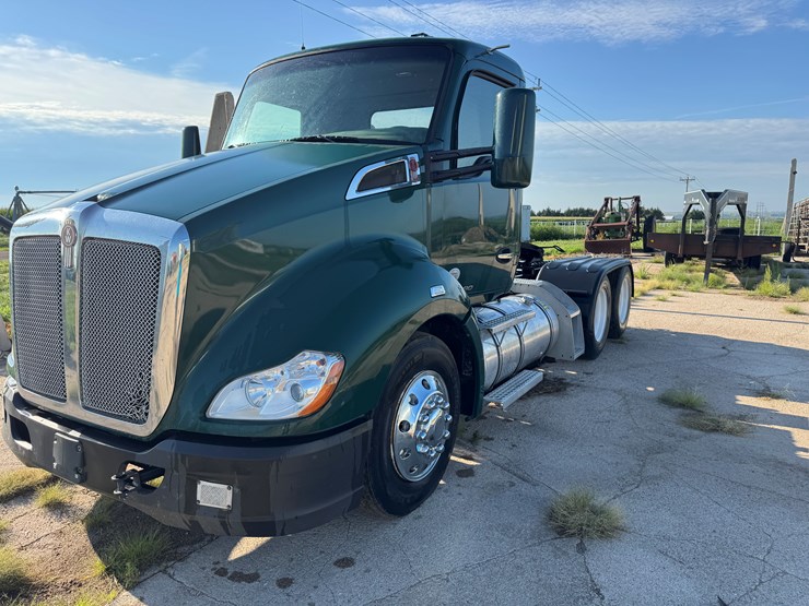 2019-kenworth-t680-image-26