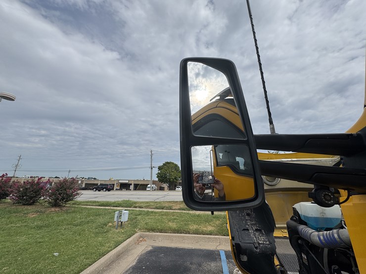2022-kenworth-t680-image-63