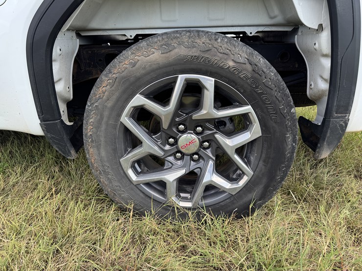 2022-gmc-sierra-1500-image-12