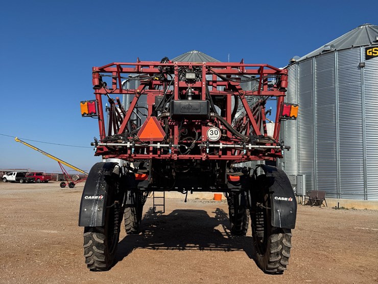 2014-case-ih-3330-image-48