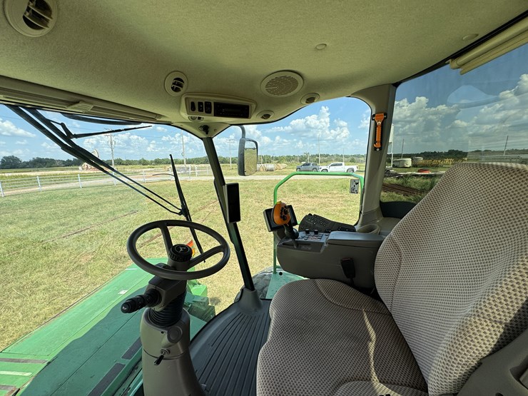 2015-john-deere-w235-image-72