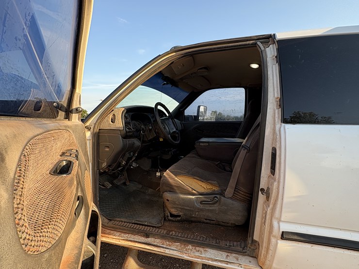dodge-2500-feed-truck-image-3