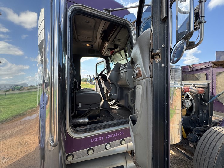 2005-peterbilt-379exhd-image-78