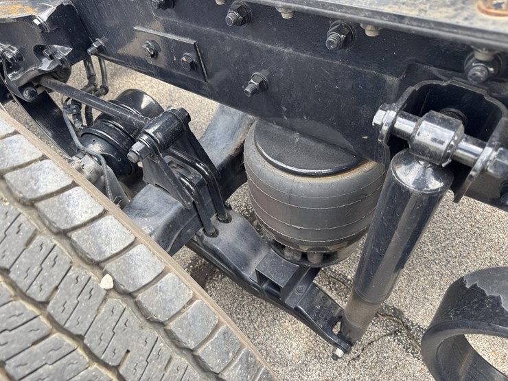 2021-kenworth-t680-image-42