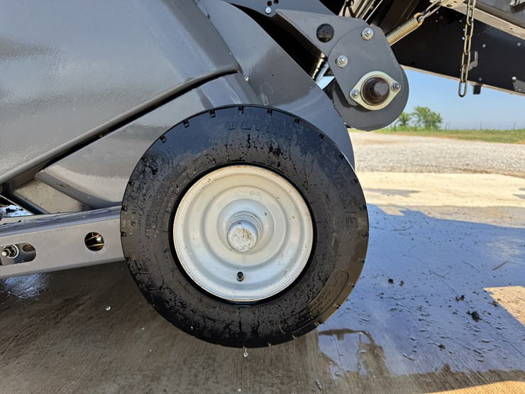 2021-massey-ferguson-2270-image-22