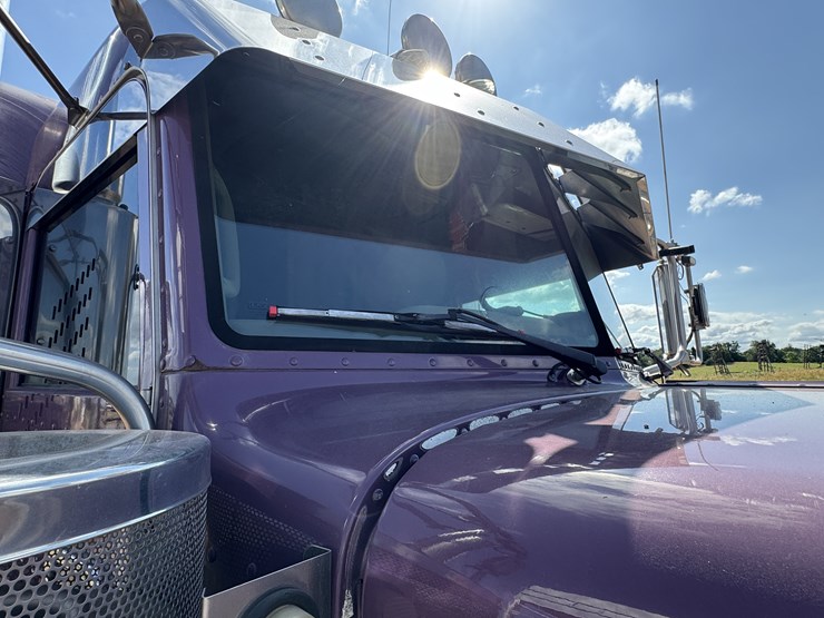 2005-peterbilt-379exhd-image-34