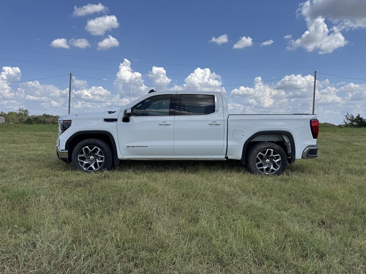 2022-gmc-sierra-1500-image-1