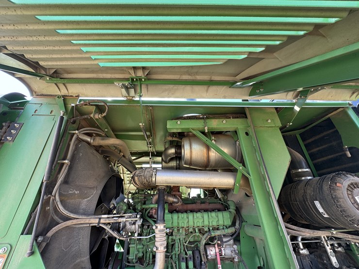 2015-john-deere-w235-image-23