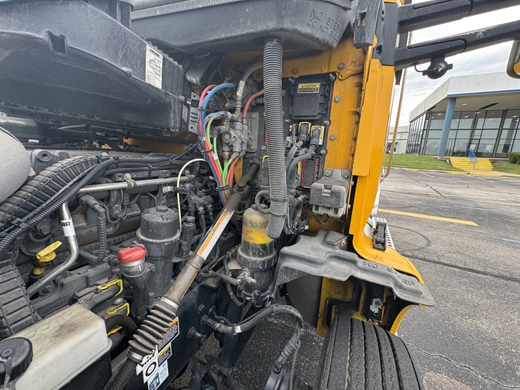 2022-kenworth-t680-image-69