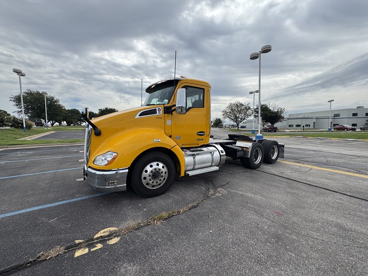 2021-kenworth-t680-image-5
