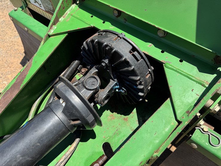 1997-john-deere-566-round-baler-image-19