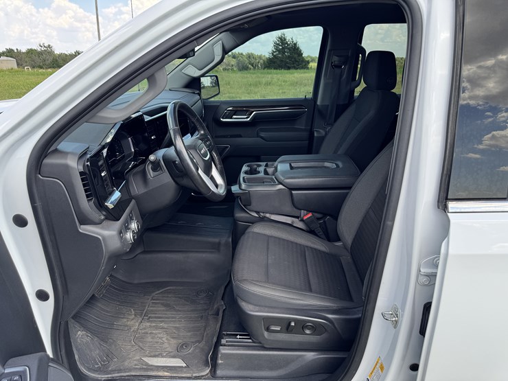 2022-gmc-sierra-1500-image-27