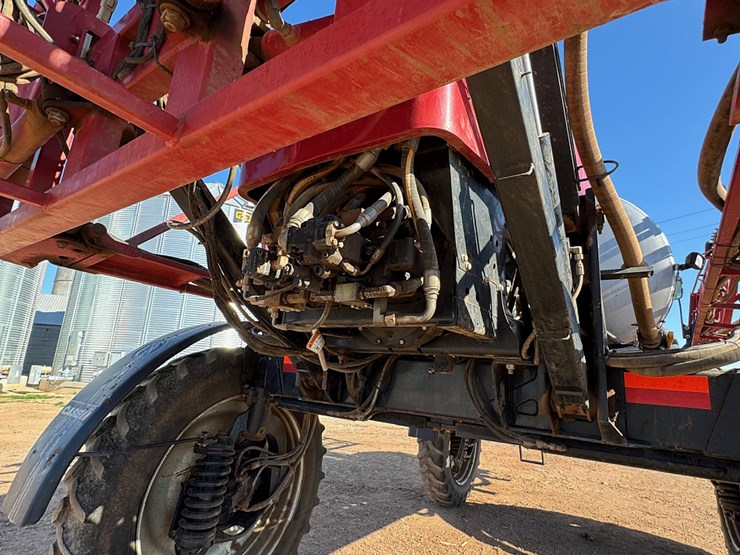 2014-case-ih-3330-image-46