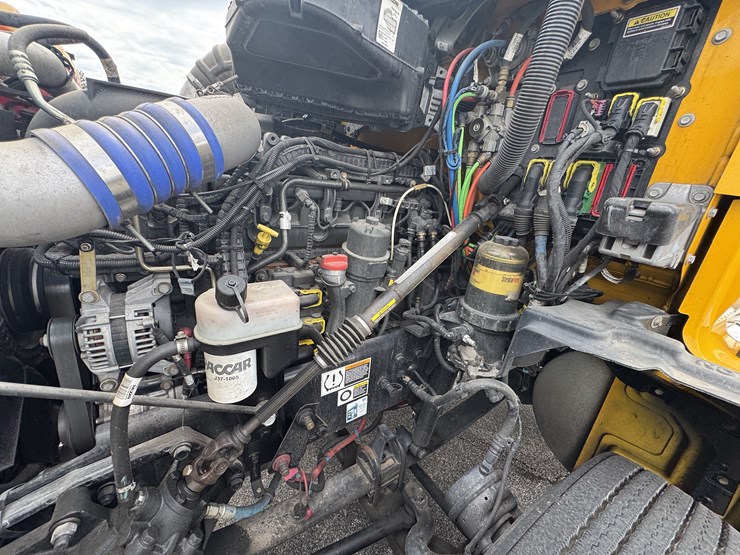 2021-kenworth-t680-image-70