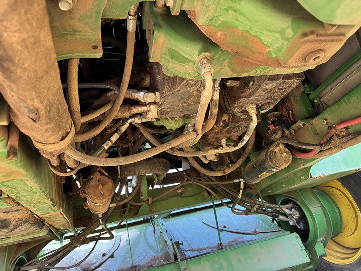 2015-john-deere-w235-image-49