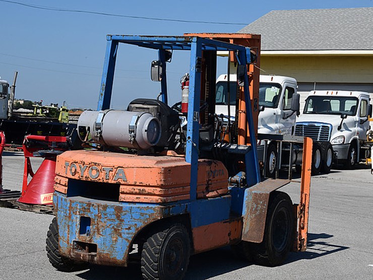 toyota-fork-lift-image-4