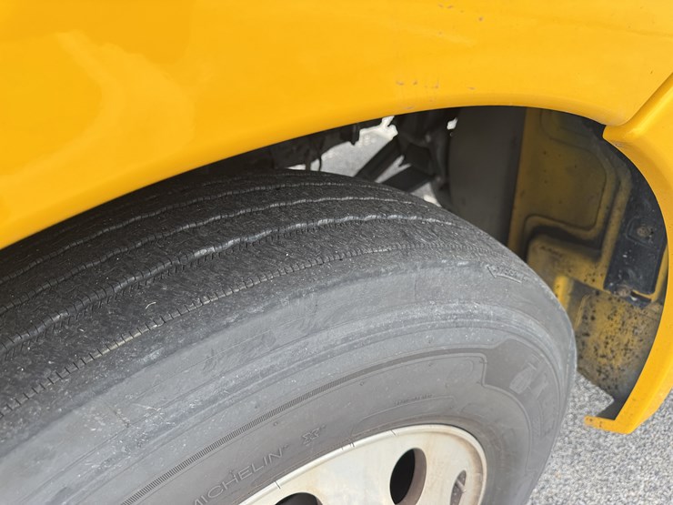 2022-kenworth-t680-image-12