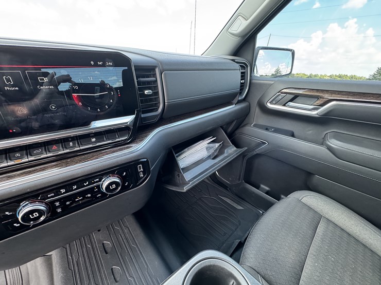 2022-gmc-sierra-1500-image-40