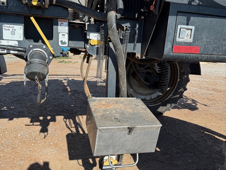 2014-case-ih-3330-image-56
