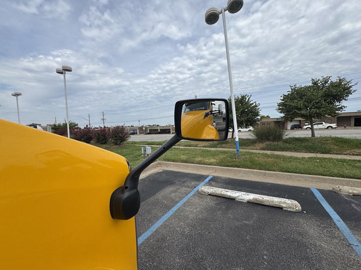 2022-kenworth-t680-image-51