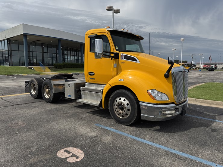 2022-kenworth-t680-image-2