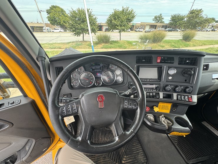 2022-kenworth-t680-image-72