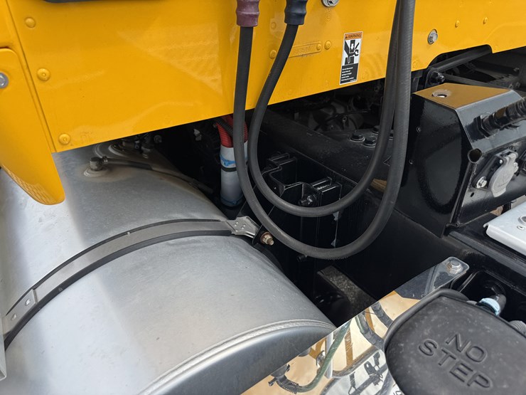 2021-kenworth-t680-image-48