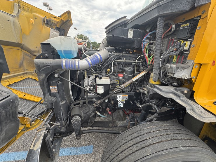 2022-kenworth-t680-image-70