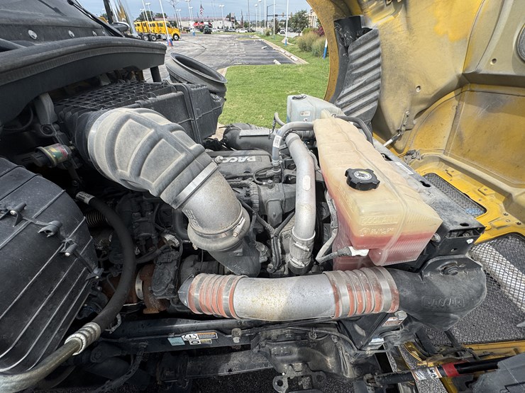 2022-kenworth-t680-image-52