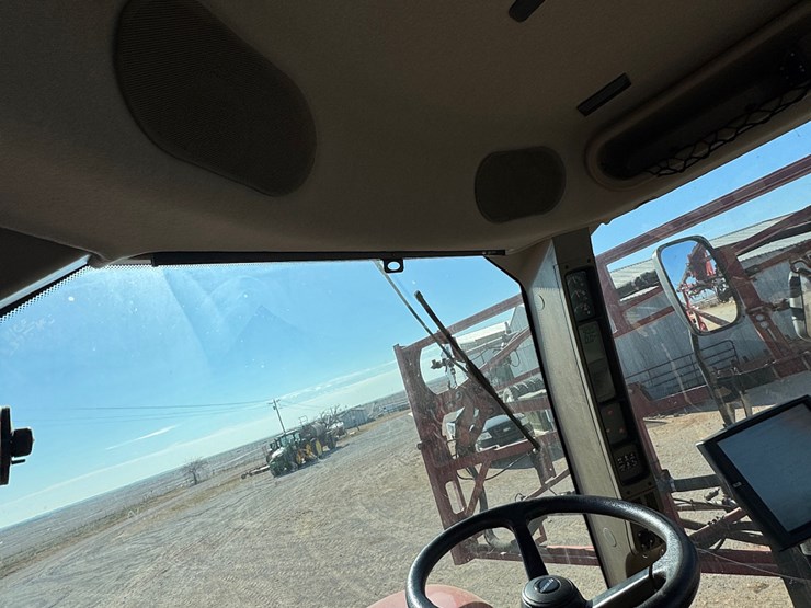 2014-case-ih-3330-image-35