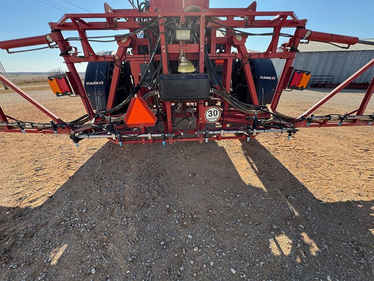 2014-case-ih-3330-image-67