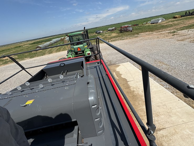 2021-massey-ferguson-2270-image-33