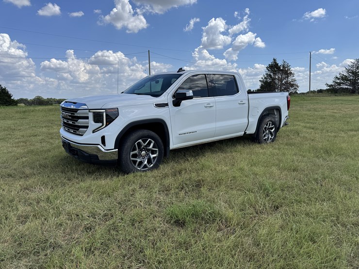 2022-gmc-sierra-1500-image-2