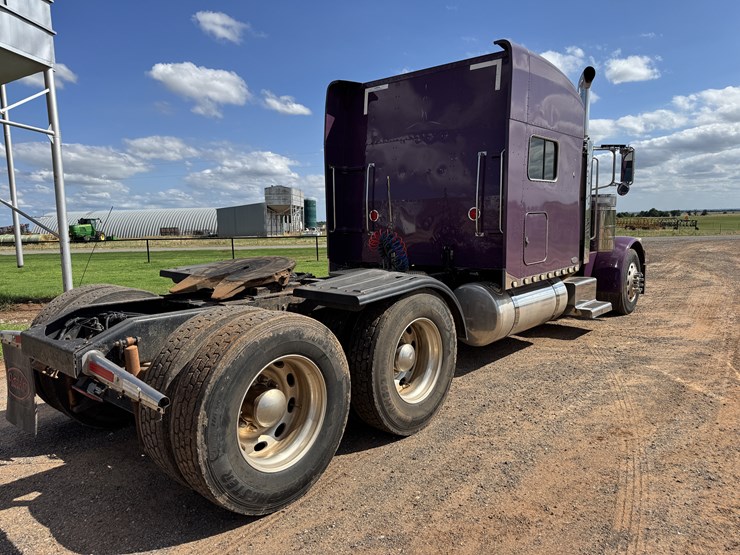 2005-peterbilt-379exhd-image-10