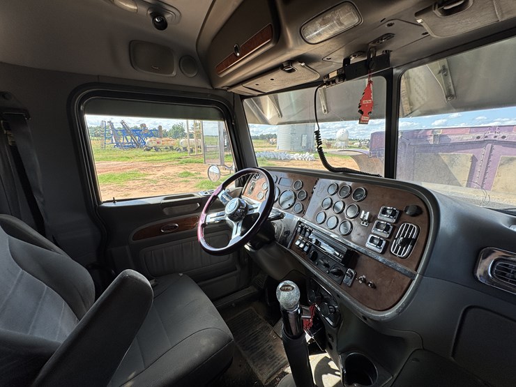 2005-peterbilt-379exhd-image-72