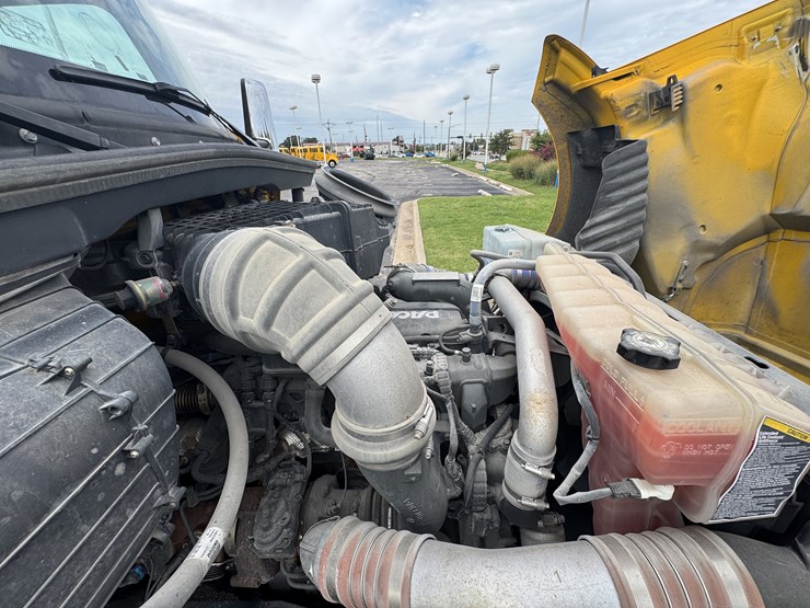 2022-kenworth-t680-image-60