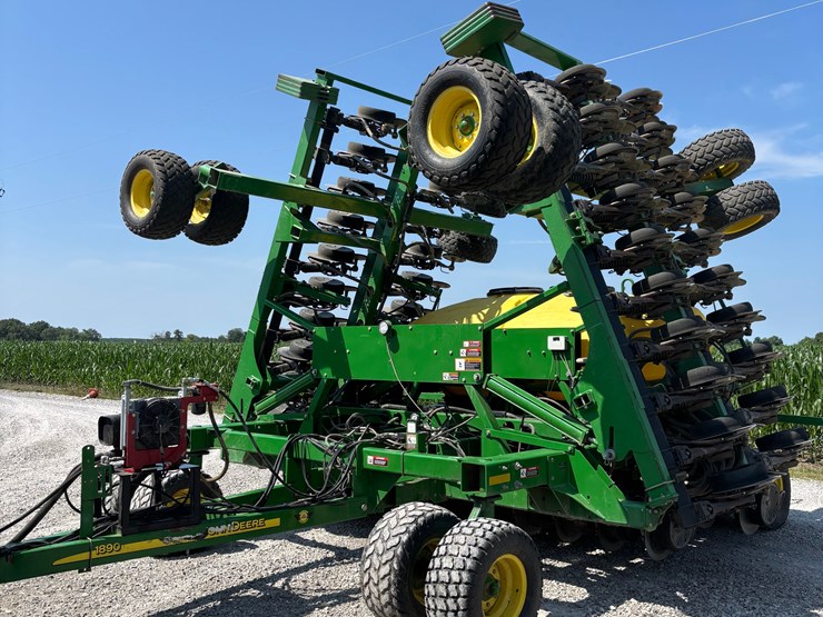 2003-john-deere-1890-image-1